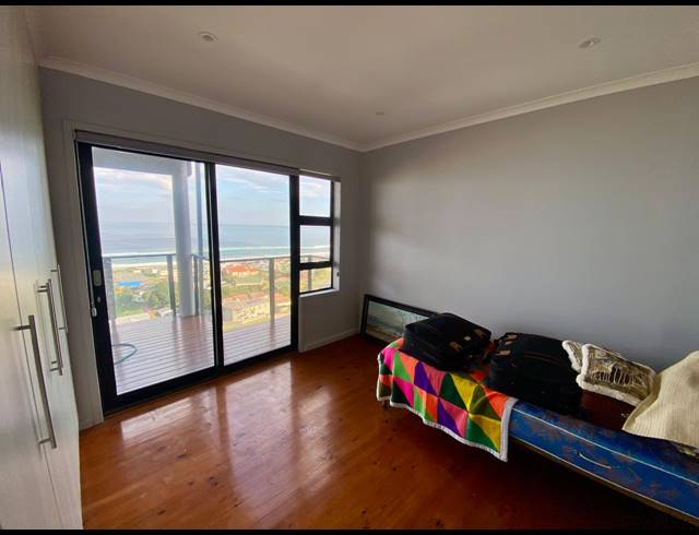 3 BEDROOM HOUSE TO LET IN OUTENIQUA STRAND